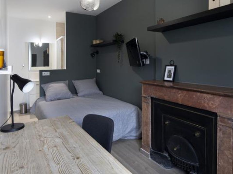 Apartment in Villeurbanne, Rhone - photo 4
