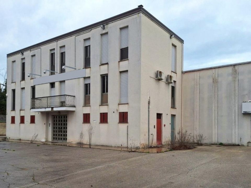 Erhvervsejendom i Civitanova Marche, Macerata - foto 1