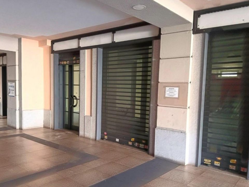 L'establiment comercial a Rivoli, Turin - foto 1