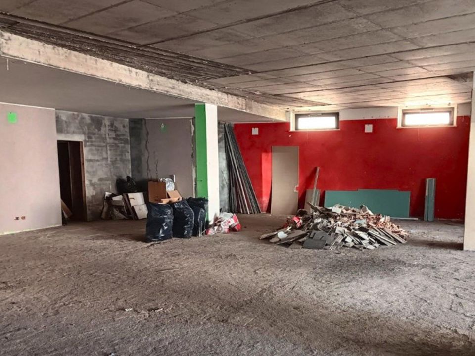L'establiment comercial a Rivoli, Turin - foto 2