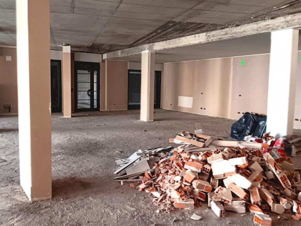 L'establiment comercial a Rivoli, Turin - foto 4