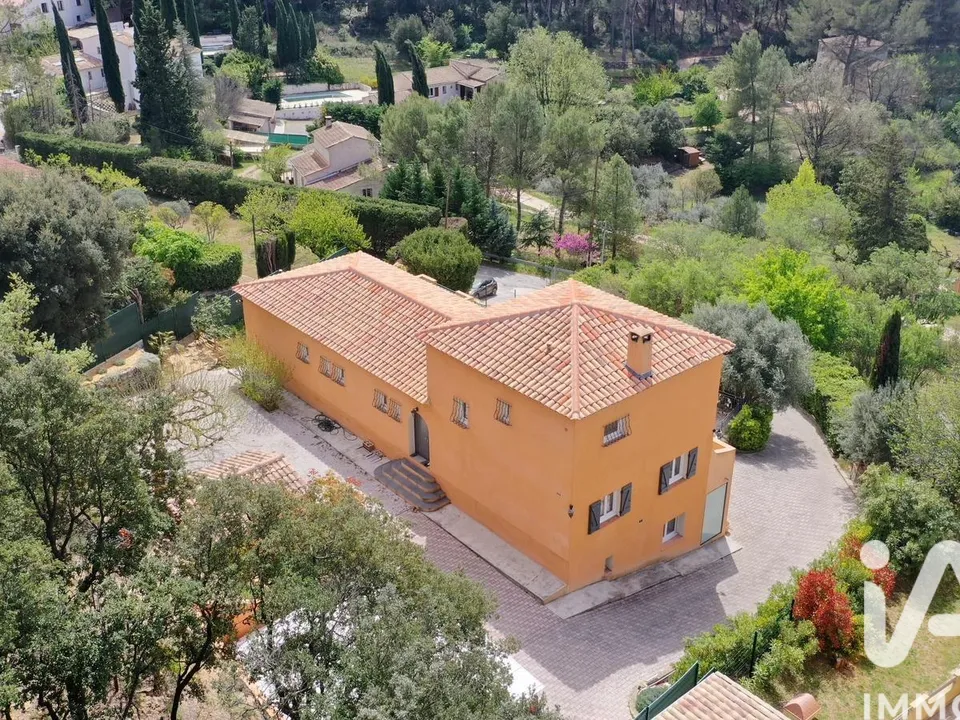 Villa a La Bouilladisse, Bouches-du-Rhone - foto 1