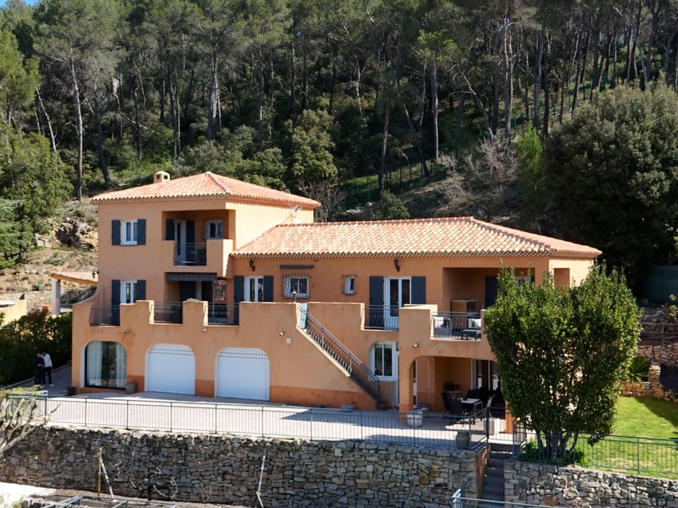 Villa i La Bouilladisse, Bouches-du-Rhone - foto 1