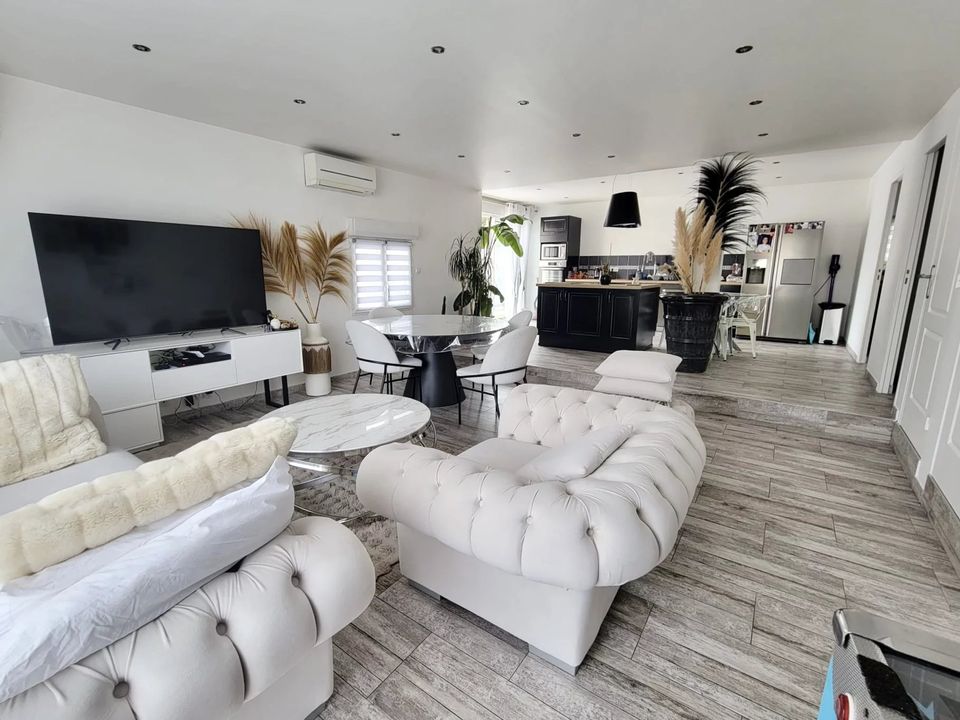 Villa i Plan-de-Cuques, Bouches-du-Rhone - bilde 1