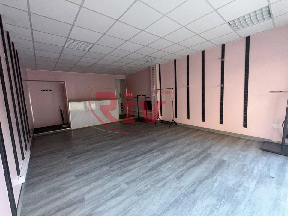 Erhvervsejendom i Bourgoin-Jallieu, Isere - foto 1