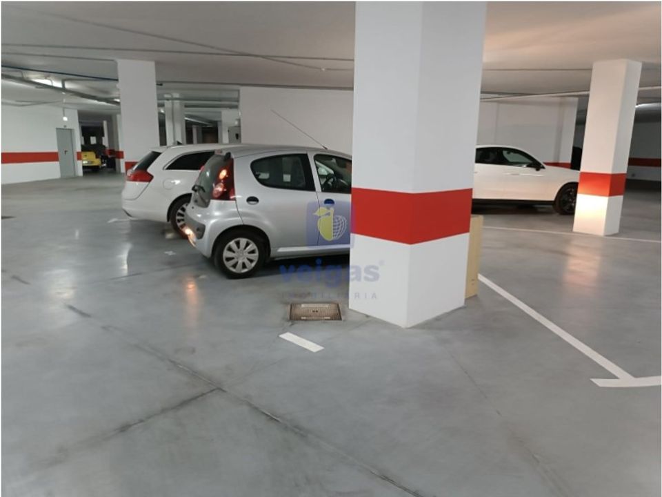 Parkeringsplads i Caldas da Rainha, Leiria - foto 5