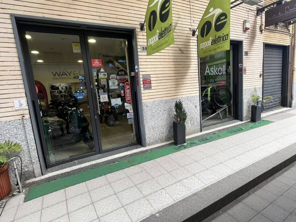 Erhvervsejendom i Naples, Naples - foto 1
