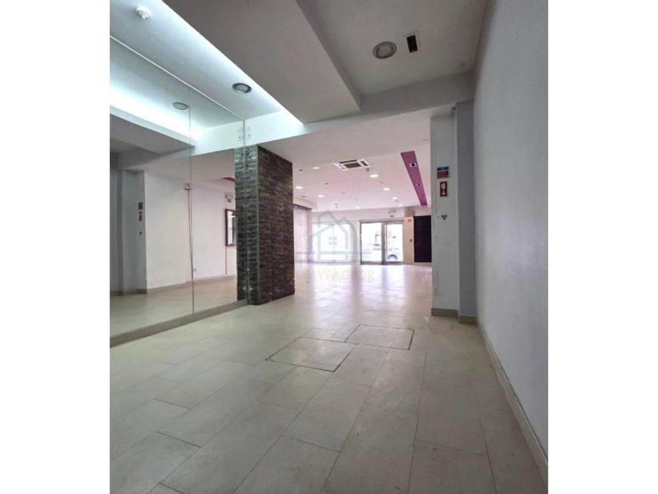 L'establiment comercial a Barreiro, Setubal - foto 2