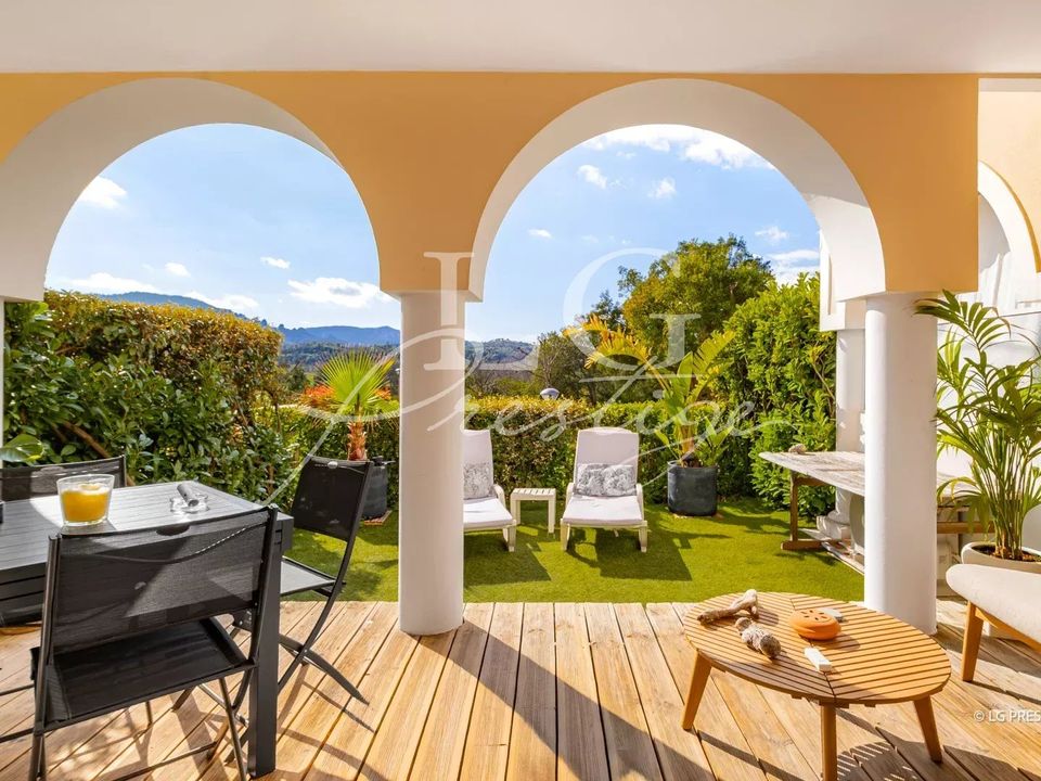 Lejlighed i Mandelieu-la-Napoule, Alpes-Maritimes - foto 1