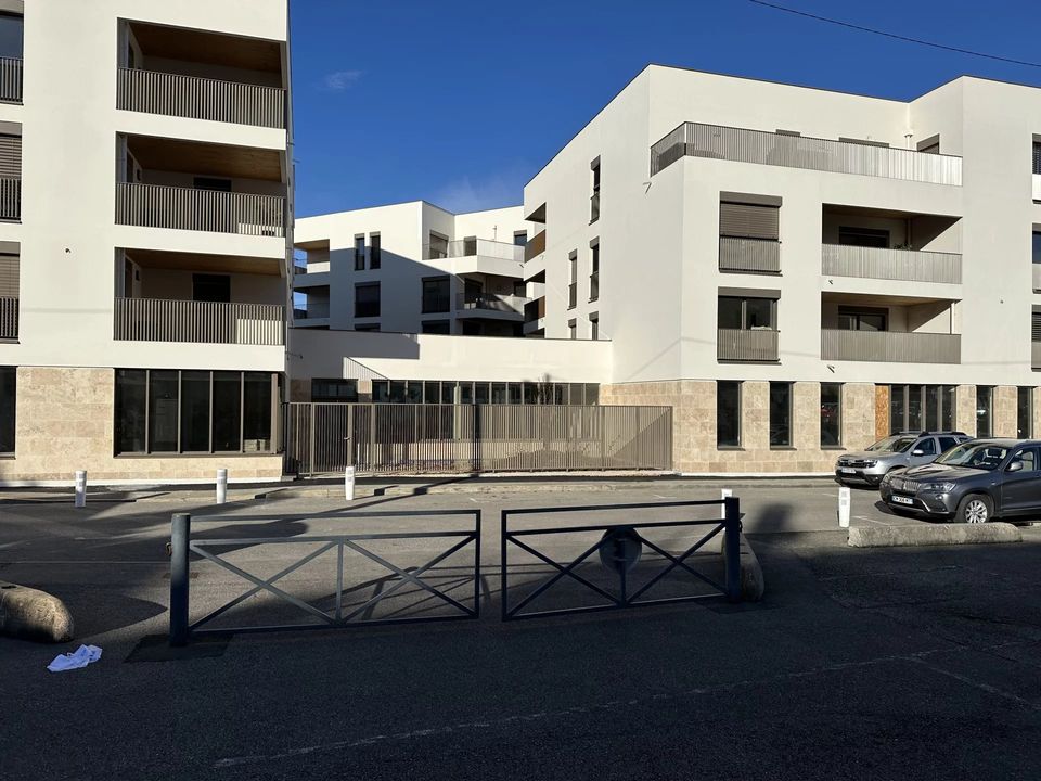 Erhvervsejendom i Bourgoin-Jallieu, Isere - foto 4