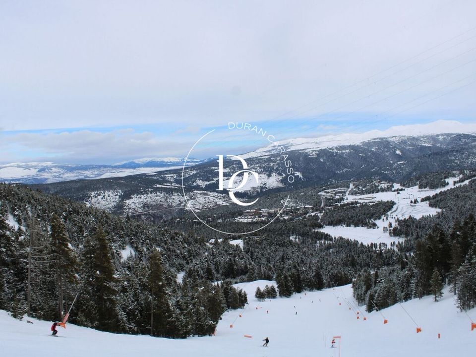 Parking space in Alp, Gerona - photo 4