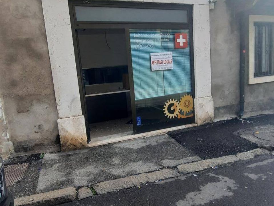 L'establiment comercial a Monteforte d'Alpone, Verona - foto 2