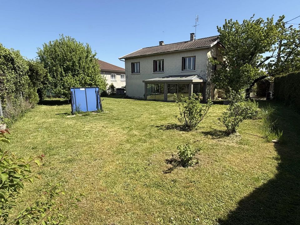 Villa i Villefranche-sur-Saône, Rhone - foto 1