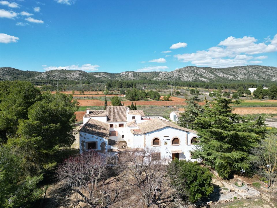Erhvervsejendom i Banyeres De Mariola, Alicante - foto 1