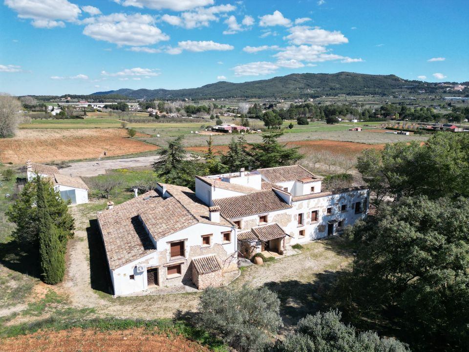 Erhvervsejendom i Banyeres De Mariola, Alicante - foto 3