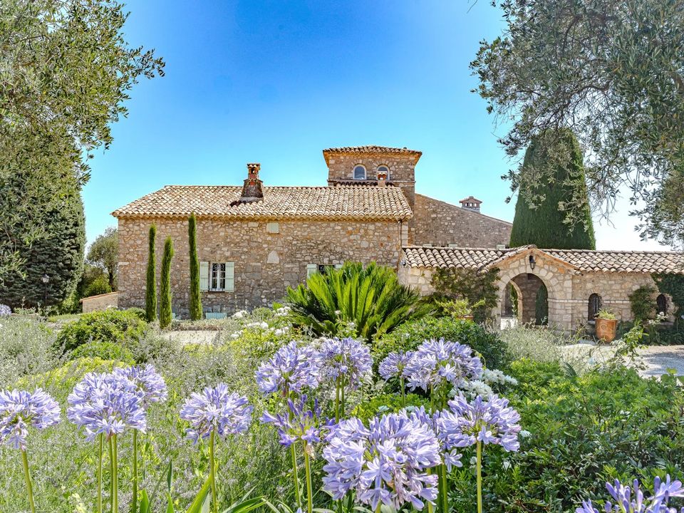 Villa i Chateauneuf-Grasse, Alpes-Maritimes - foto 1