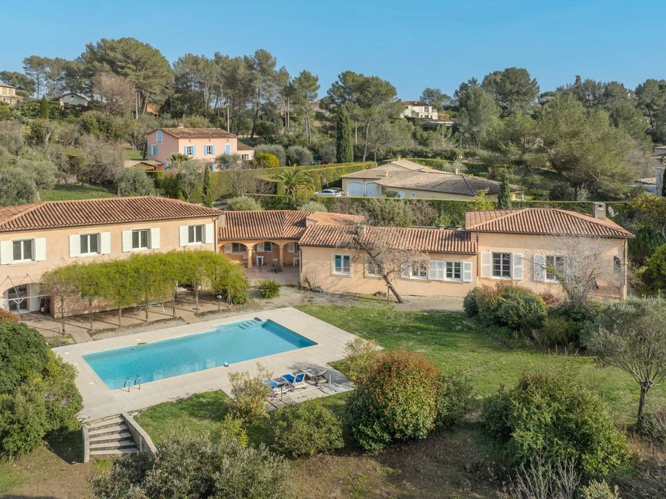 Villa i Roquefort-les-Pins, Alpes-Maritimes - bilde 1
