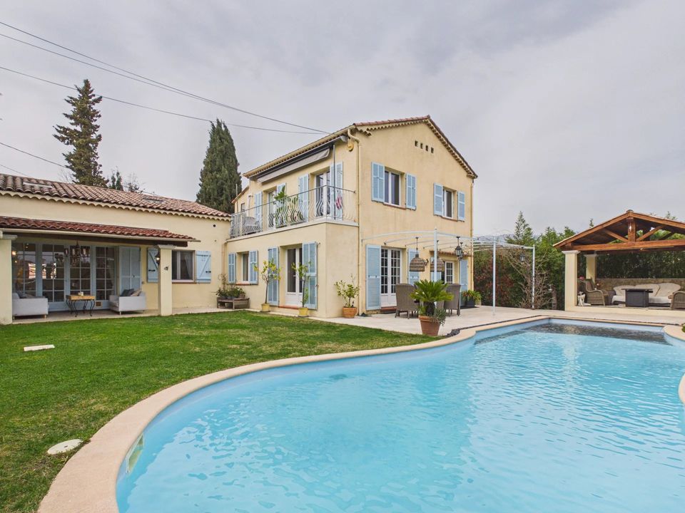 Villa i Le Rouret, Alpes-Maritimes - foto 1