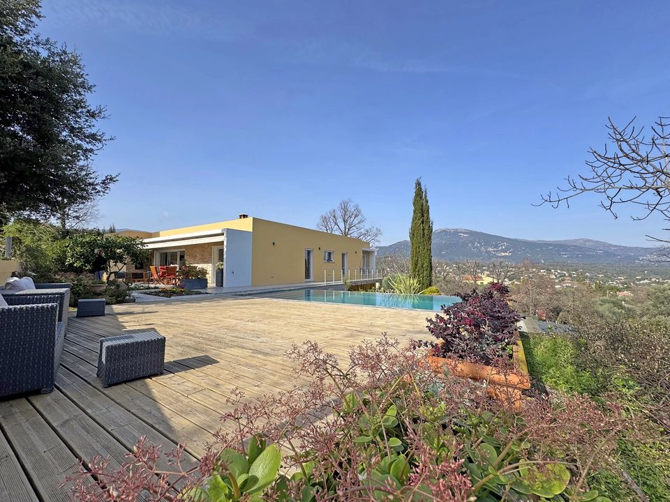 Villa i Le Rouret, Alpes-Maritimes - foto 1