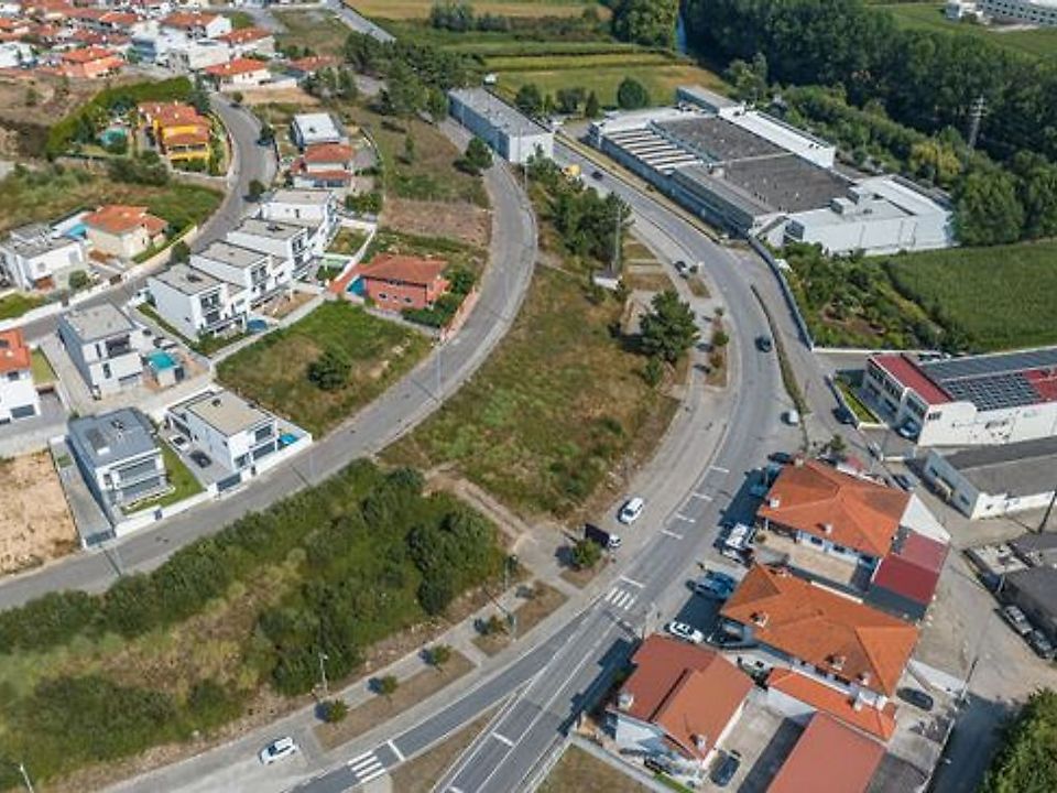 Helårsgrund i Vila Nova de Famalicao, Braga - foto 2
