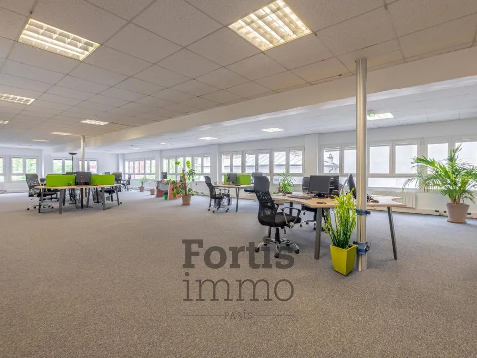 Propiedad comercial en Saint-Ouen, Seine-Saint-Denis - foto 2