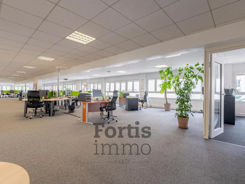 Propiedad comercial en Saint-Ouen, Seine-Saint-Denis - foto 3