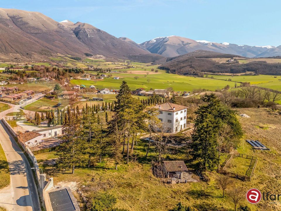 Villa - Norcia, Perugia - photo 1