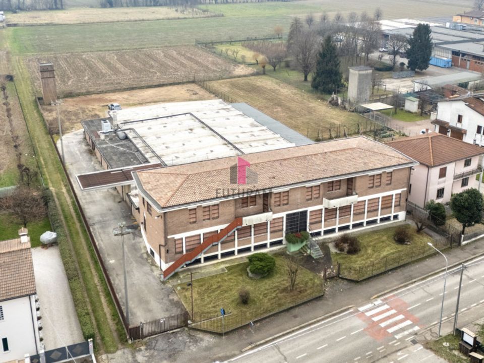 Erhvervsejendom i Quinto Vicentino, Vicenza - foto 2