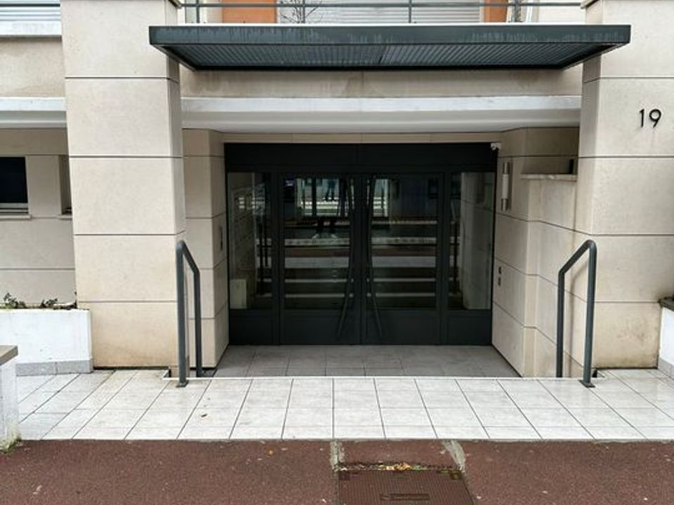 Lejlighed i Suresnes, Hauts-de-Seine - foto 1