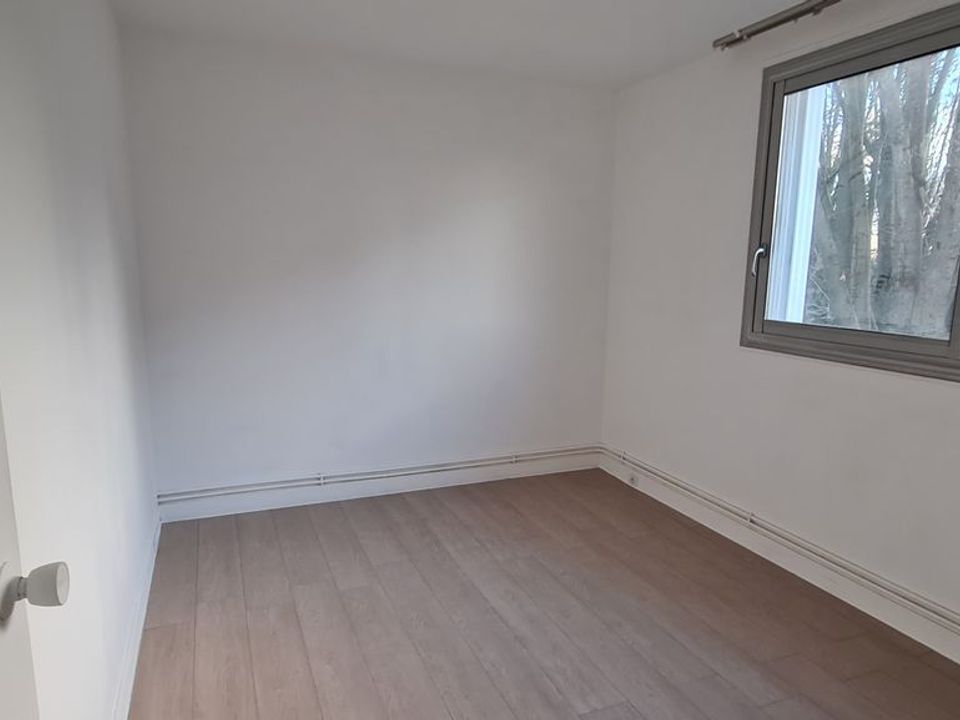 Apartment in Gagny, Seine-Saint-Denis - photo 5