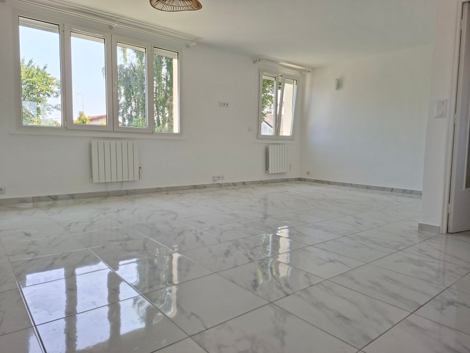 Villa i Montfermeil, Seine-Saint-Denis - foto 1