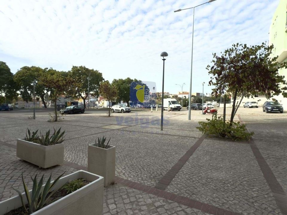 Erhvervsejendom i Camarate, Lisbon - foto 1