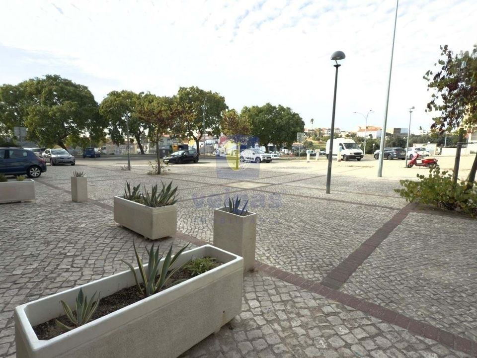 Erhvervsejendom i Camarate, Lisbon - foto 2