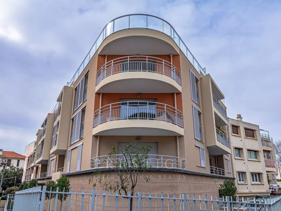 Lejlighed i Juan-les-Pins, Alpes-Maritimes - foto 1