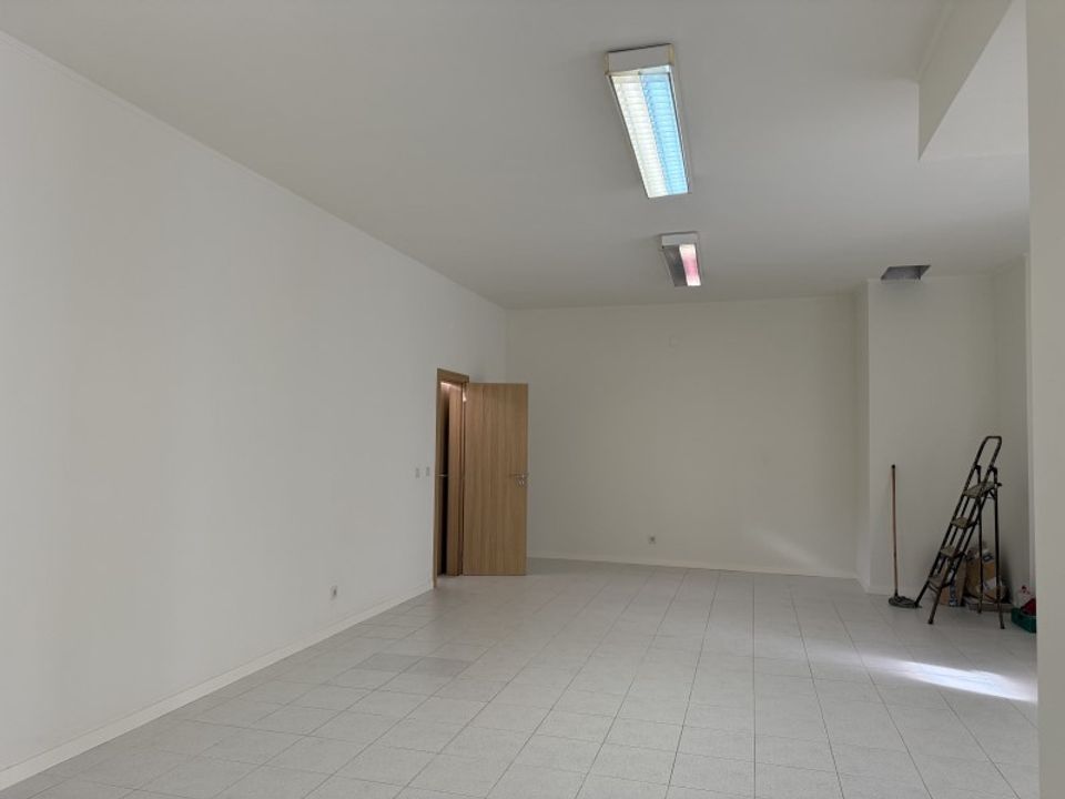 Erhvervsejendom i Carnaxide, Lisbon - foto 5