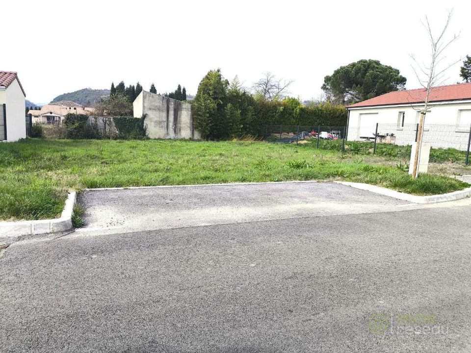 Helårsgrund i Saint-Uze, Drome - foto 1
