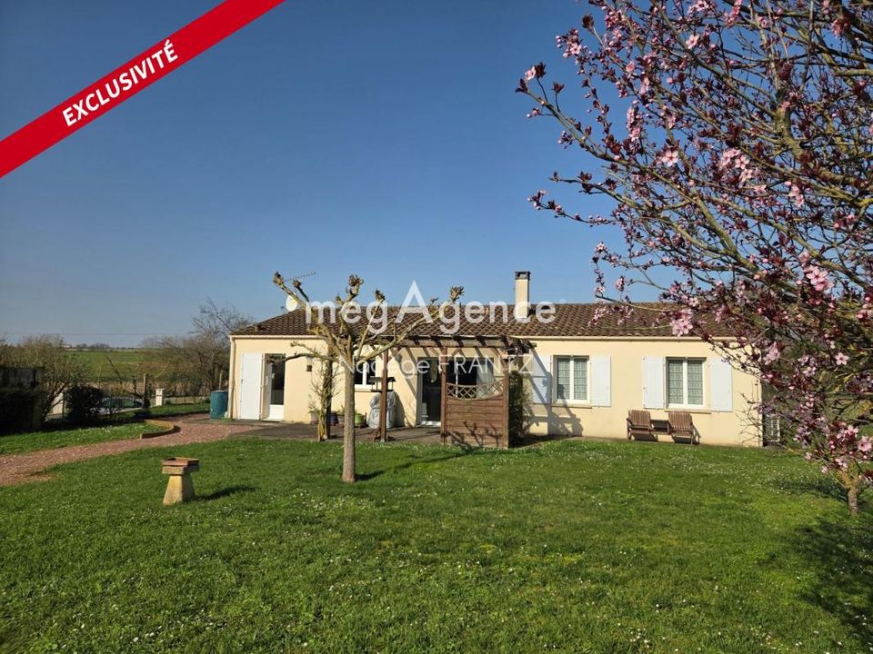 Villa i Antezant-la-Chapelle, Charente-Maritime - foto 1