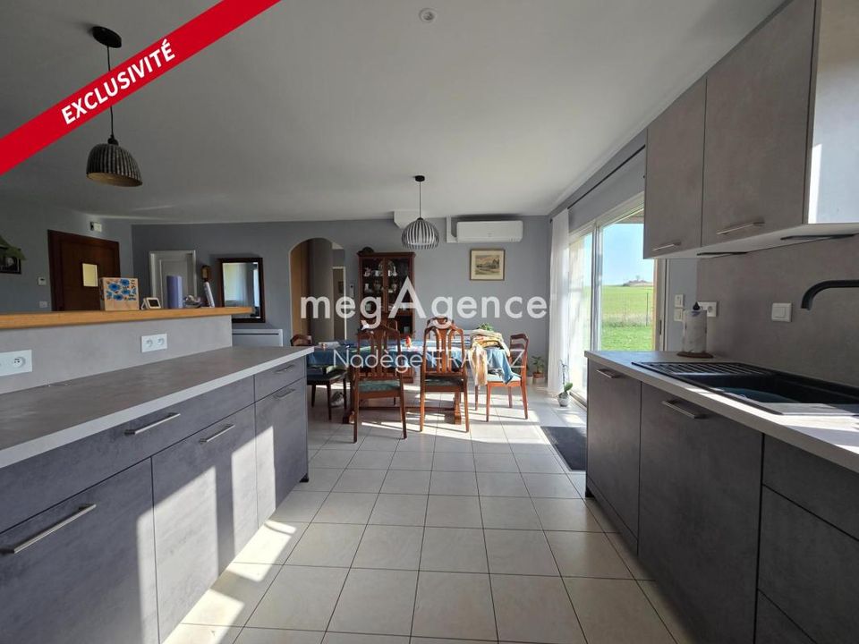 Villa i Antezant-la-Chapelle, Charente-Maritime - foto 3