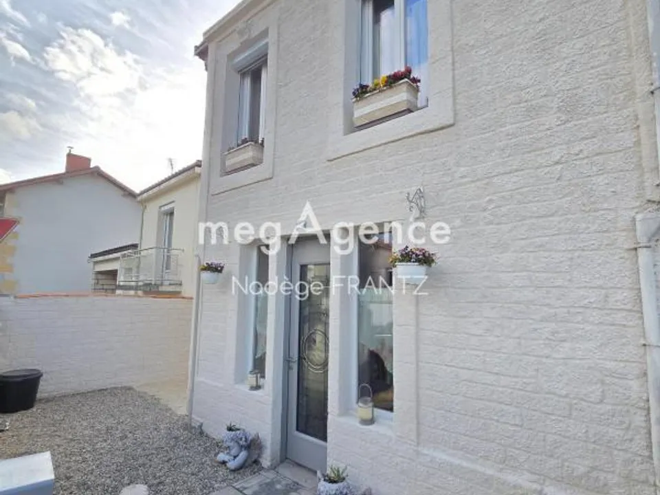 Villa i Saint-Savinien, Charente-Maritime - bilde 1