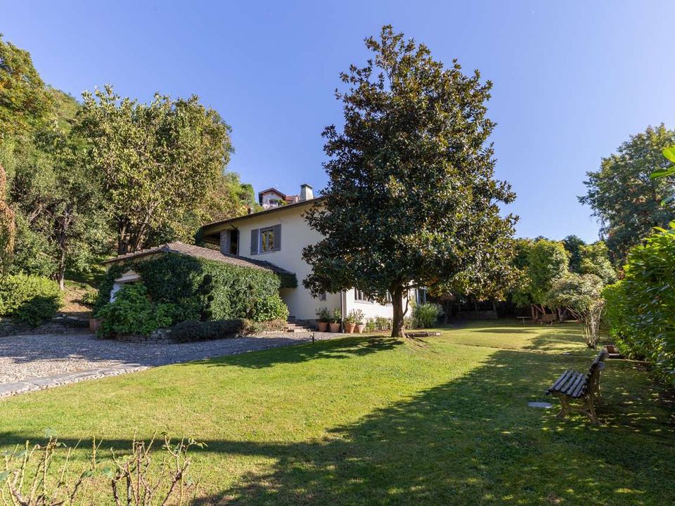 Villa em Luino, Varese - foto 1