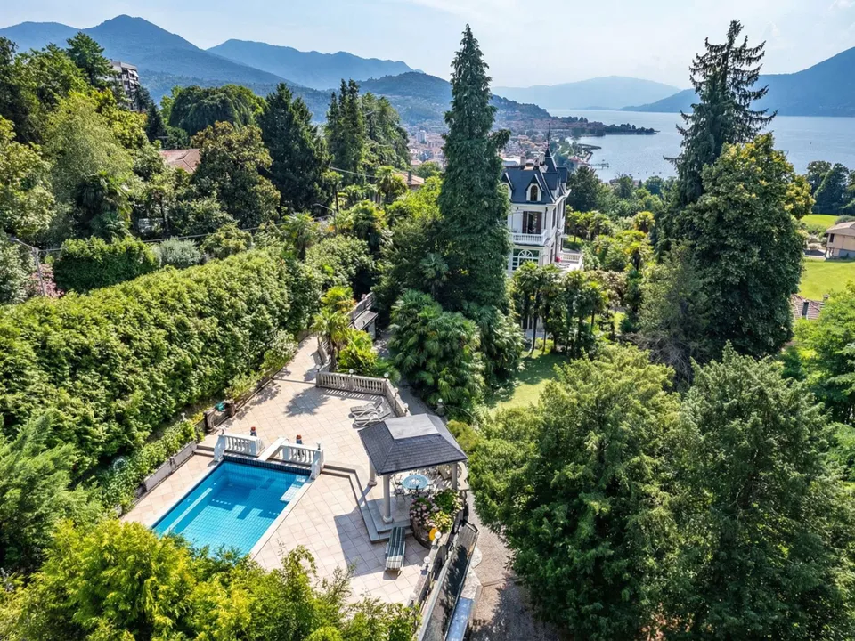 Villa em Luino, Varese - foto 1
