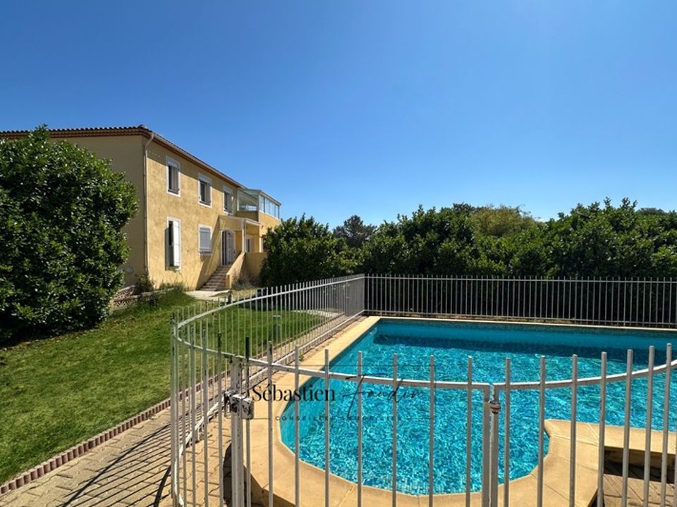 Villa i Bouc-Bel-Air, Bouches-du-Rhone - foto 1