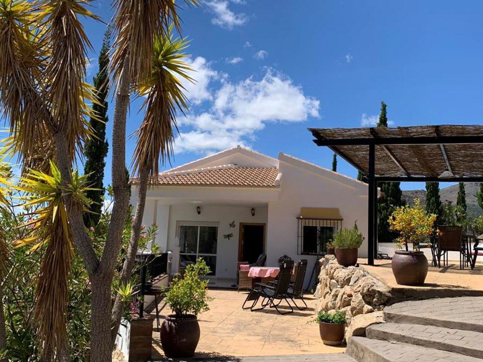 Villa i Alcaucin, Malaga - foto 1