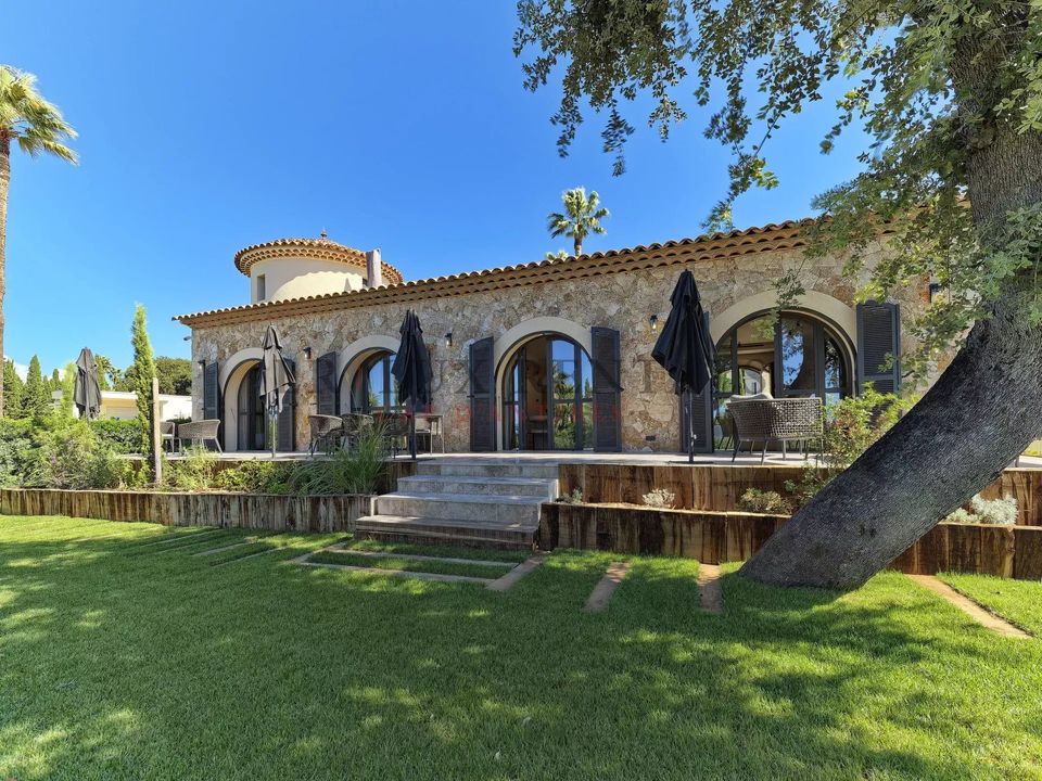 Villa i Antibes, Alpes-Maritimes - foto 1
