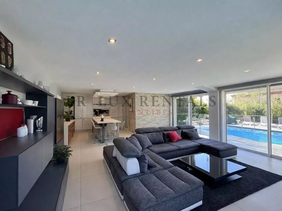 Villa i Villeneuve-Loubet, Alpes-Maritimes - foto 3
