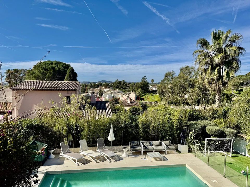 Villa i Villeneuve-Loubet, Alpes-Maritimes - foto 4