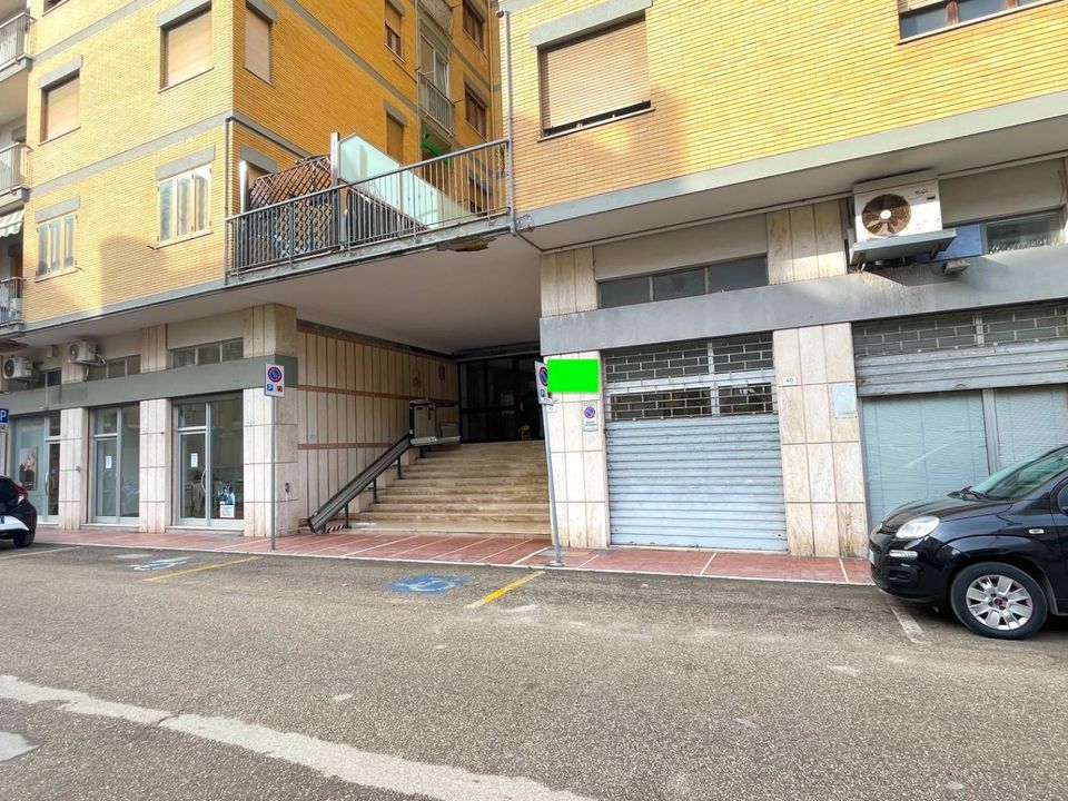 Parkeerruimte in Grottammare, Ascoli Piceno - foto 2