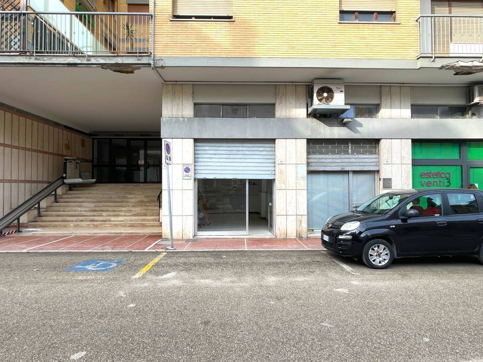 Parkeerruimte in Grottammare, Ascoli Piceno - foto 3