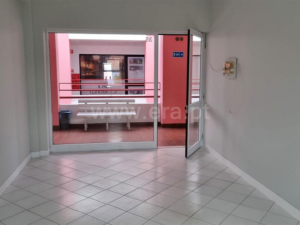 Erhvervsejendom i Almada, Setubal - foto 2