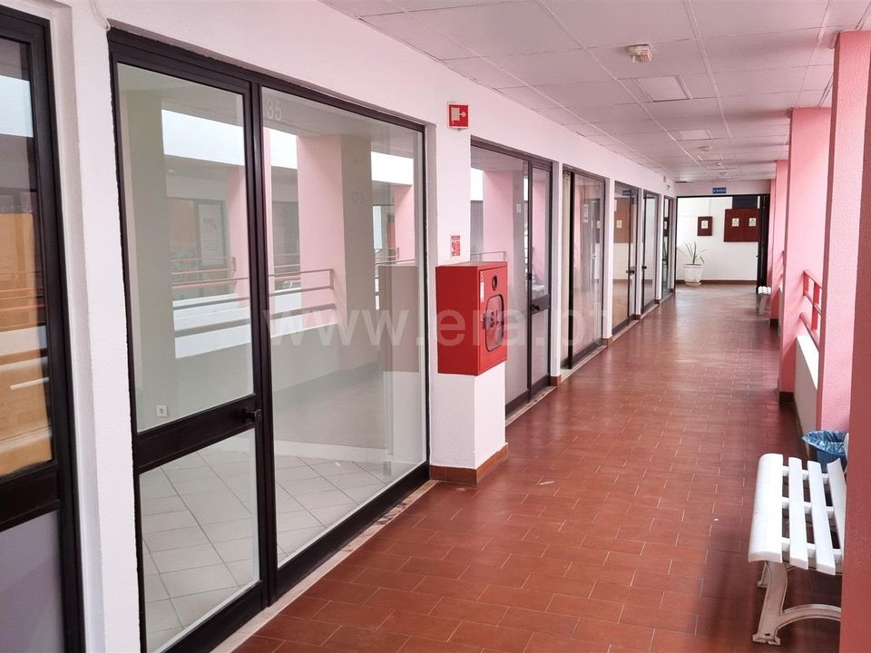 Erhvervsejendom i Almada, Setubal - foto 4